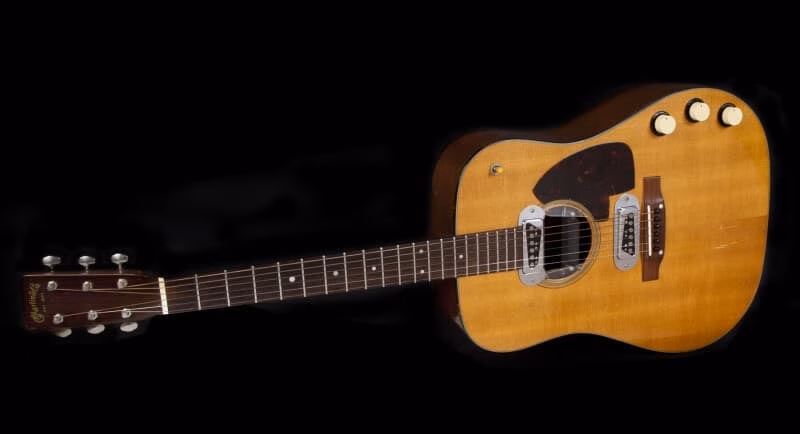 La Martin D-18E di Kurt Cobain