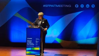 Nicola Ardente, presidente di Efpa Italia, apre i lavori di Efpa Italia Meeting 2025