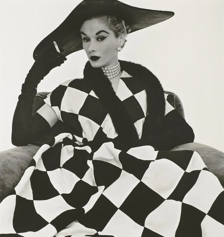 Harlequin Dress di Irving Penn