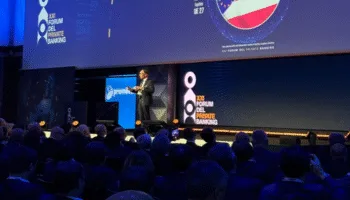 Il presidente di Aipb, Andrea Ragaini, sul palco di Aipb durante una fase del Forum