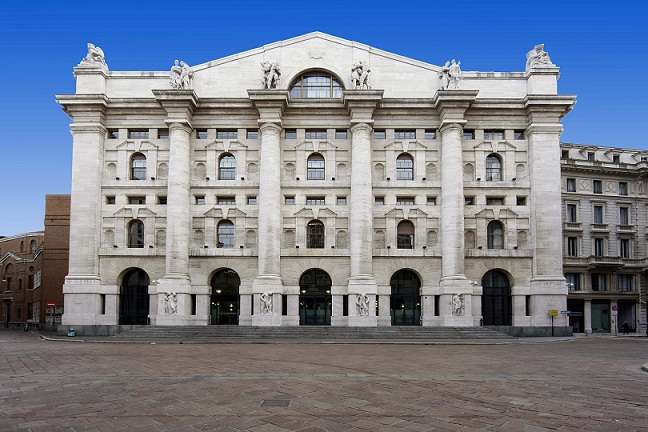 Piazza Affari positiva, nuovi massimi da giugno 2018