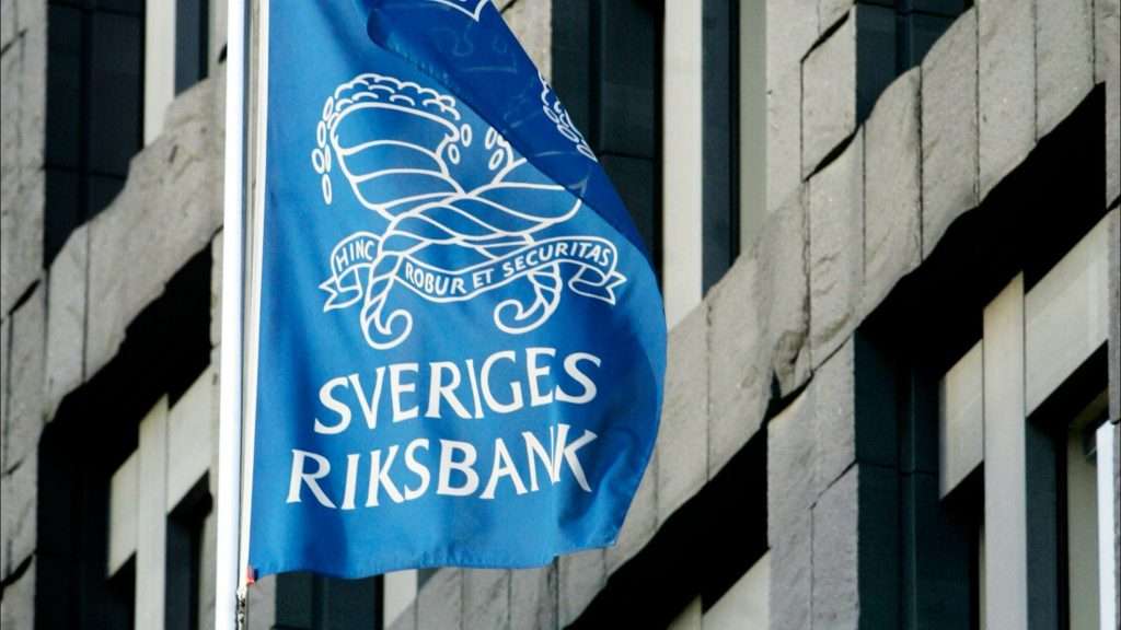 Riksbank alza tassi dell'1%, ecco cosa c'è dietro al più grande rialzo degli ultimi 30 anni
