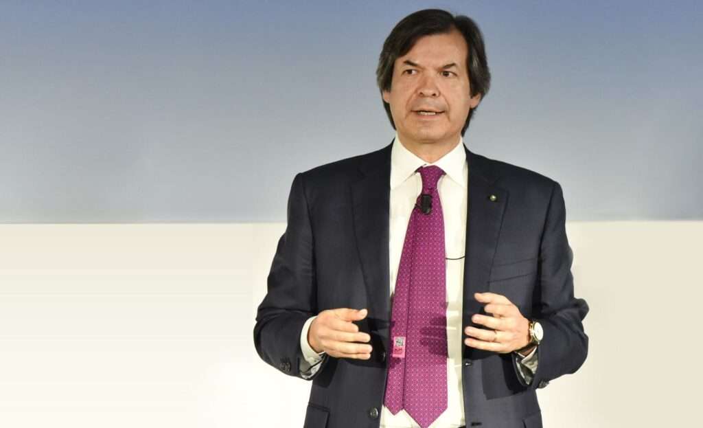 Intesa Sanpaolo: titolo ha già corso troppo in Borsa, cosa fare con azioni?