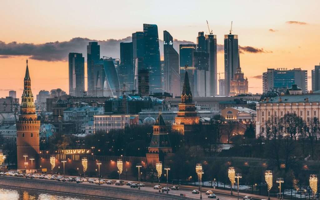 Russia-Ucraina: Mosca nega incontro Biden-Putin, Borse in rosso