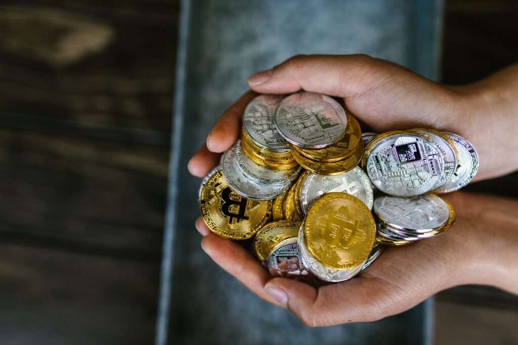 Bitcoin: per Fidelity crescerà più di azioni, oro e valute