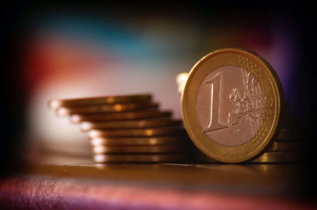 EUR/USD: con guerra Russia-Ucraina parità entro fine 2022