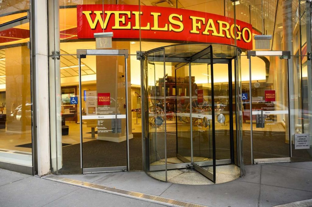 Wells Fargo: trimestrale contrastante, il titolo affonda a Wall Street