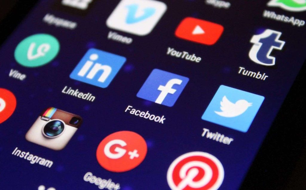 Social media: settore in rapido sviluppo, metaverso assist per crescita