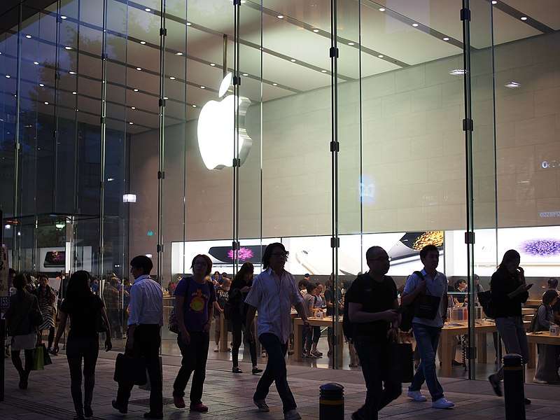 Apple: la produzione di iPhone verrà ridotta quest'anno