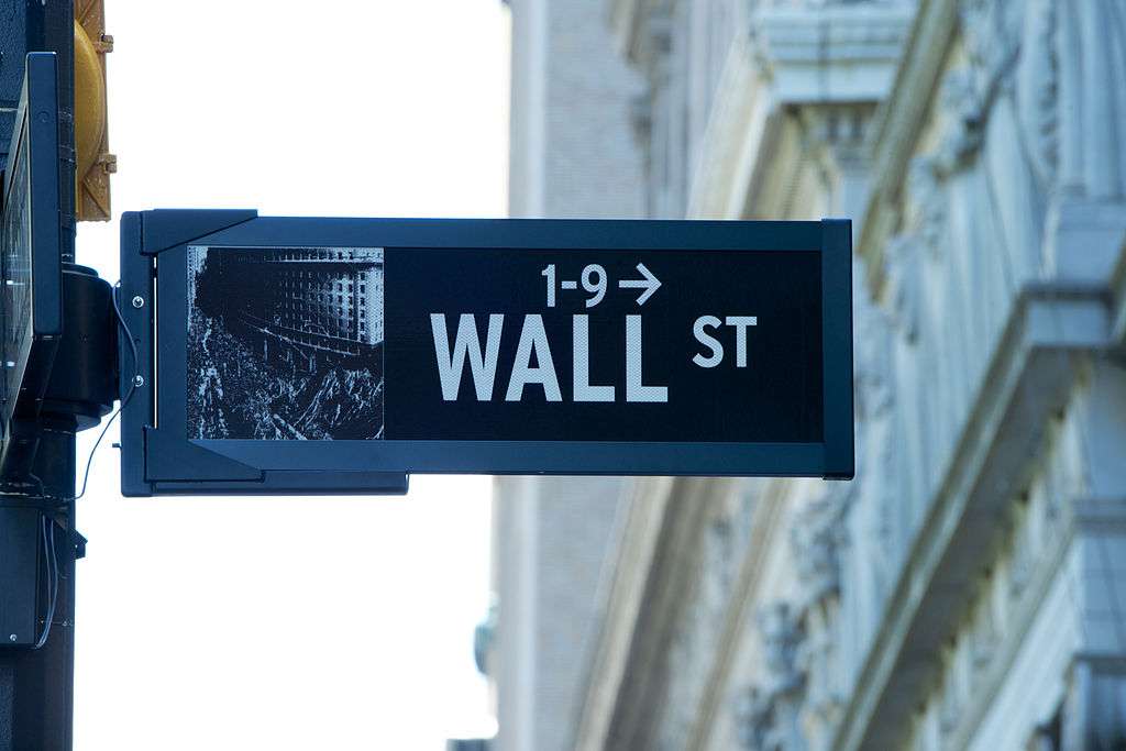 Wall Street: puntare su energia e sanità con l'aumento dei tassi Fed