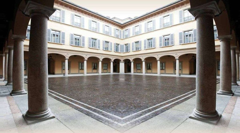Mediobanca: cosa fare in Borsa con azioni dopo stop BCE a Del Vecchio?