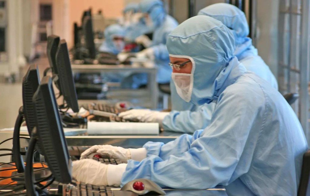 STM: utili raddoppiati nel trimestre, ecco perché titolo non brilla in Borsa
