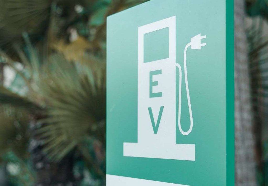 Auto elettriche: entro il 2050 un mercato da 53.000 miliardi di dollari