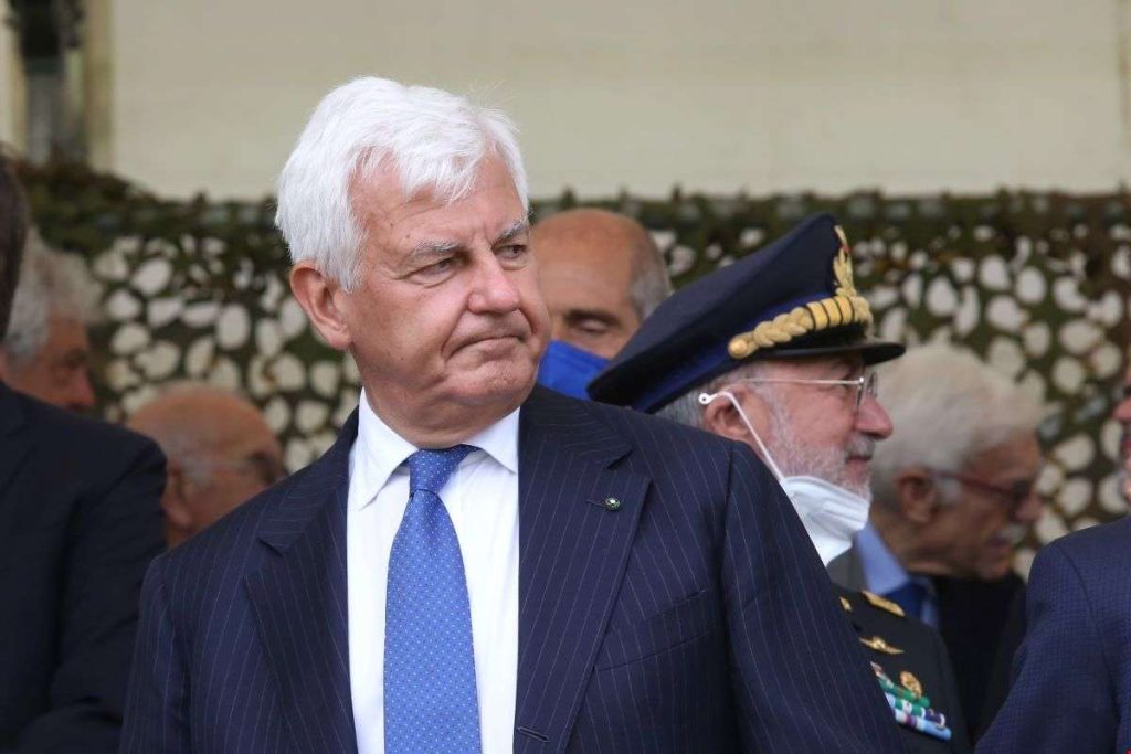 Leonardo e Fincantieri verso polo della difesa? Ecco cosa fare con le azioni