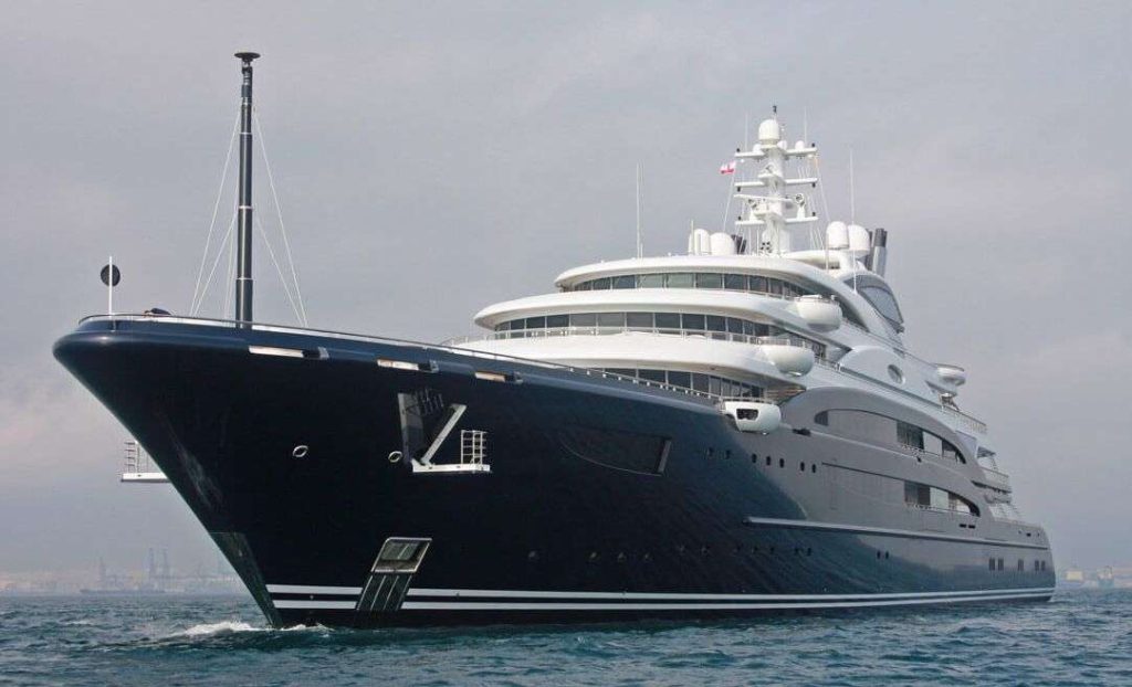 Fincantieri: nuova commessa da 1,2 miliardi, cosa fare in Borsa con azioni?