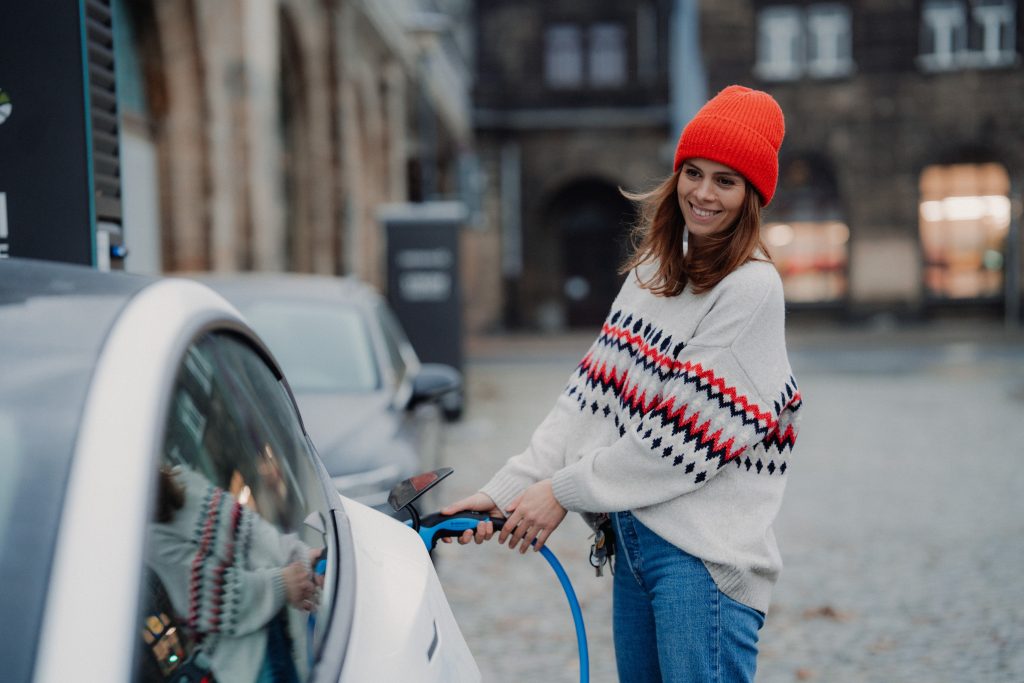 L'auto elettrica è solo uno dei grandi trend del settore automotive. Come investirvi con l'ETF si WisdomTree