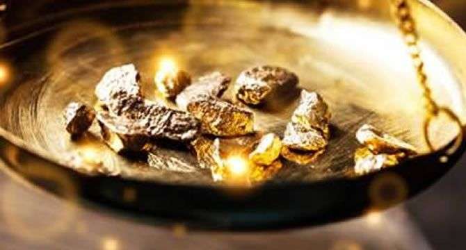 Oro: 2 ragioni che spiegano le vendite di quest'anno