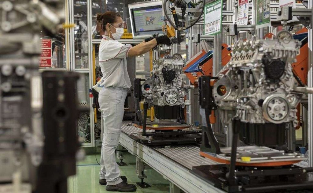 Stellantis: in arrivo fabbriche più piccole per ridurre i costi, cosa fere in Borsa?