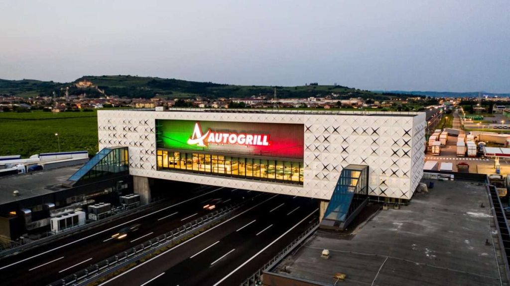 Un ristorante Autogrill in autostrada
