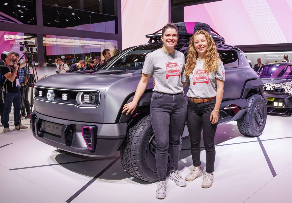 Auto Renault esposta al Salone dell'auto di Parigi