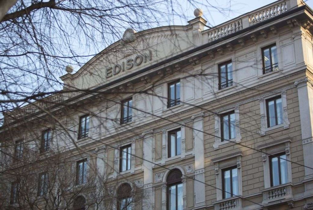 Edison: ricavi in crescita, cosa fare con le azioni risparmio?