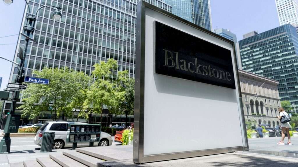 Blackstone: crollo degli utili del 41% nel 4Q, pesa il calo di Breit