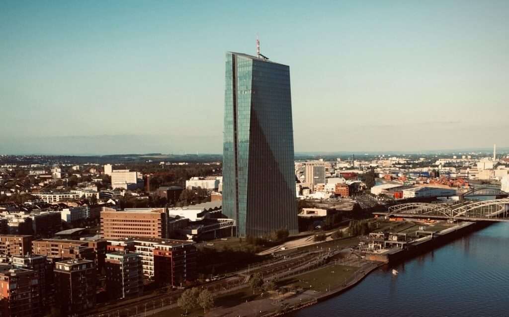 Il grattacielo sede della BCE a Francoforte