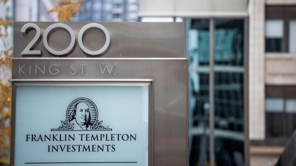 Il logo di Franklin Templeton all'esterno di una sede della società