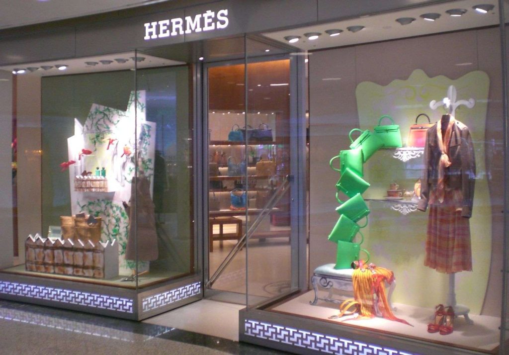 Azioni Hermes: nel 2022 balzano i ricavi, cosa fare ora in Borsa?