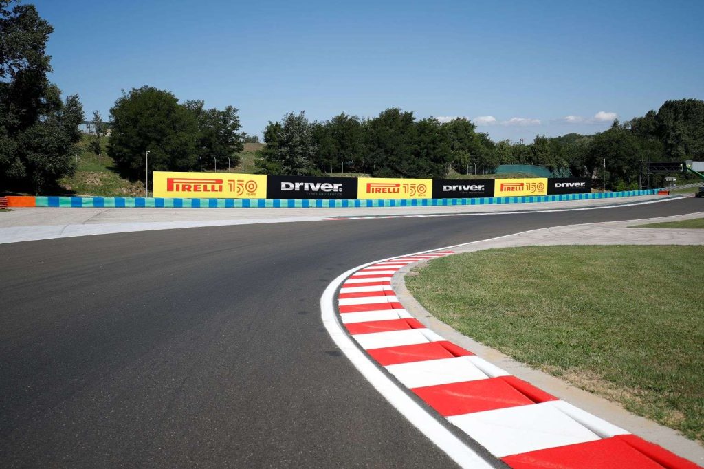 Sponsorizzazioni Pirelli lungo un circuito automobilistico