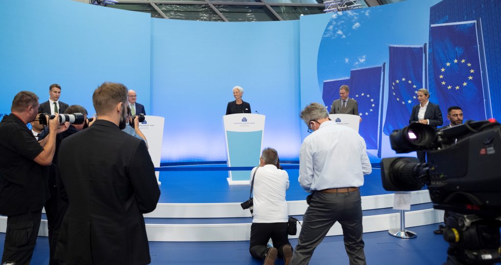 BCE e BoE: per l'FMI devono aumentare i tassi d'interesse, ma con cautela