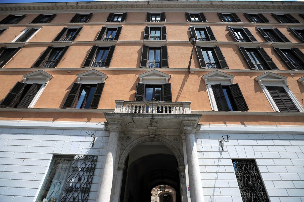 Il palazzo di Piazzetta Cuccia a Milano dove ha sede Mediobanca