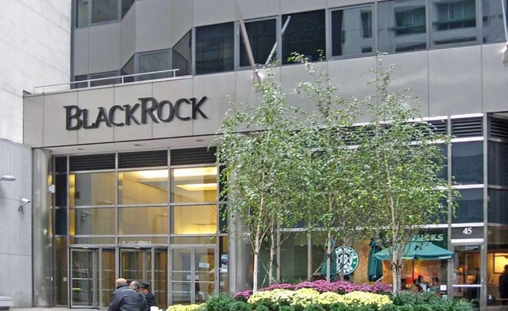 L'immagine dell'esterno di una sede dell'asset manager BlackRock