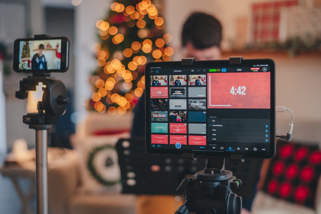 Una ripresa televisiva in streaming effettuata con un telefonino