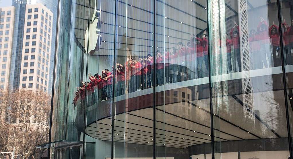 Azioni Apple: brutto segnale tecnico, vanno ancora comprate?