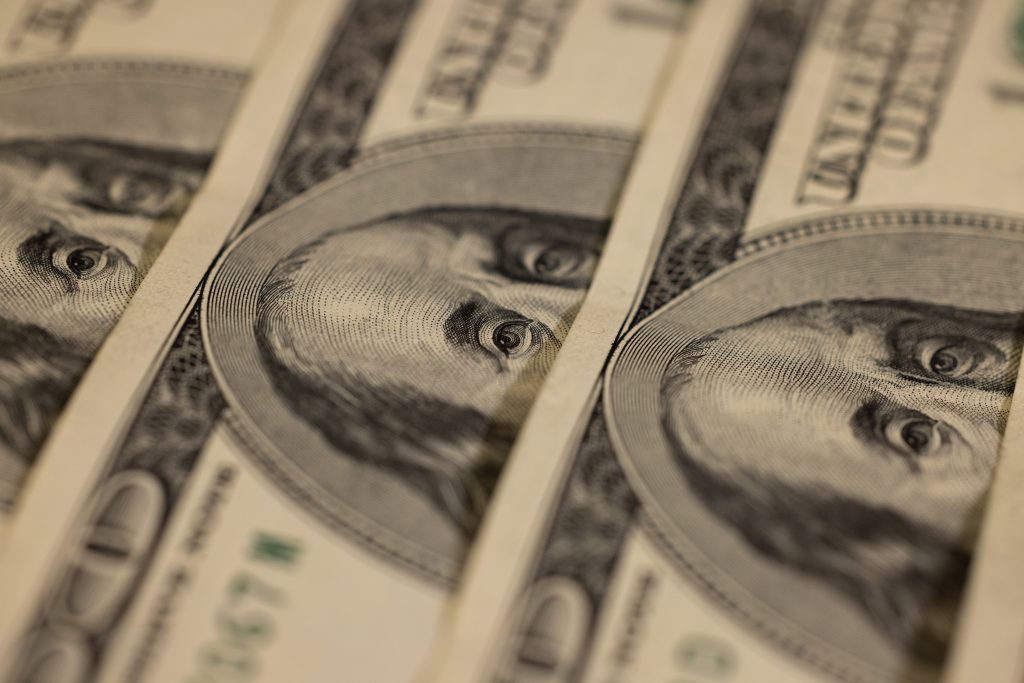 Una serie banconote di dollari USA in produzione