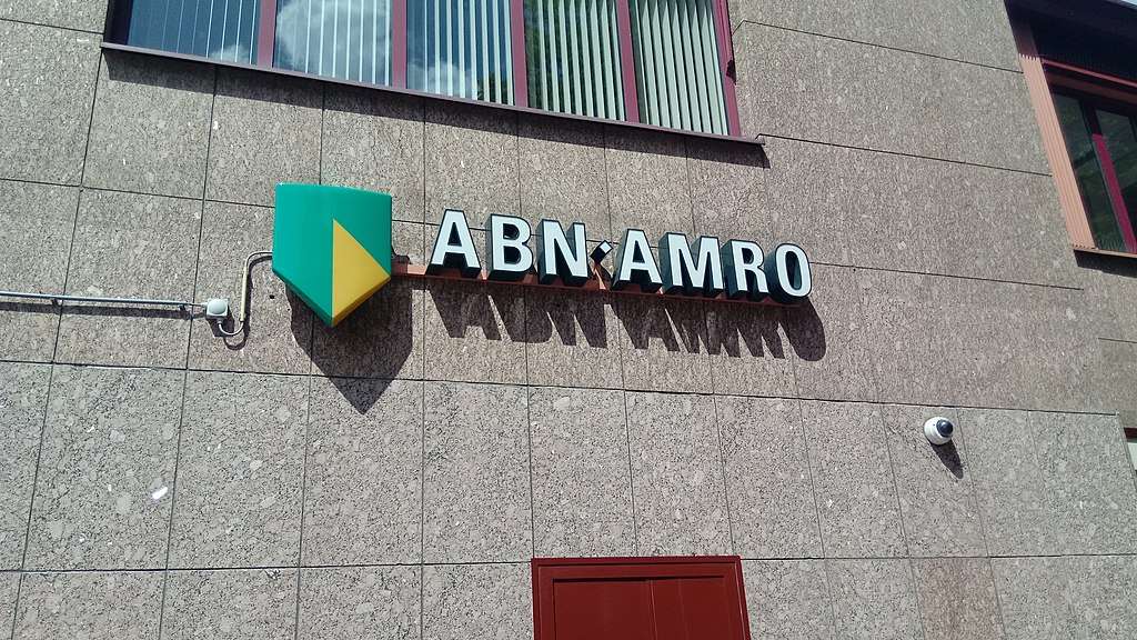ABN Amro: il governo olandese riduce la partecipazione al 30%