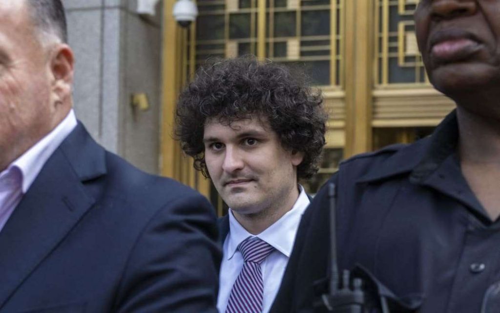 Sam Bankman-Fried condannato dalla giuria di New York, ora rischia 110 anni di carcere