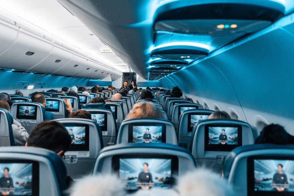 In questa foto di Omar Prestwich, l'interno di un aeromobile prima della partenza.