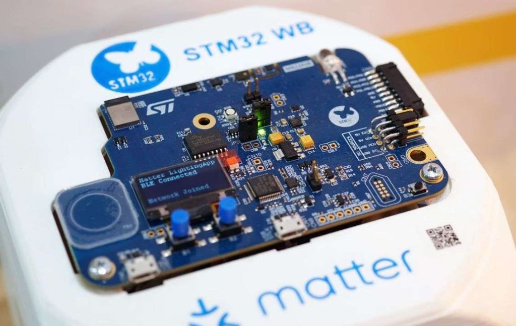 Un chip di STMicroelectronics