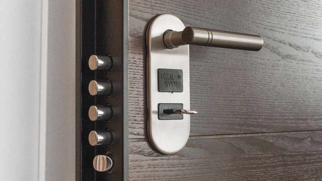 Una porta di casa
