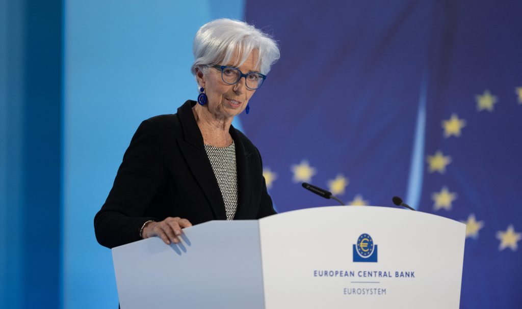 BCE: per gli economisti il primo taglio dei tassi arriverà a giugno