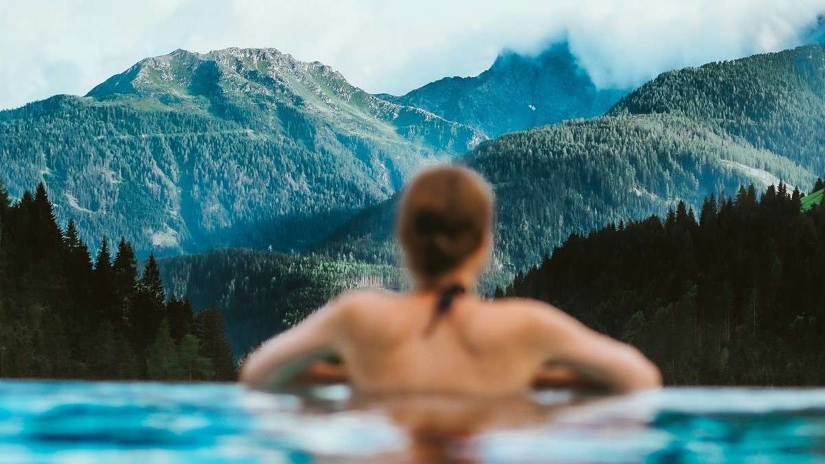 Una donna alle terme