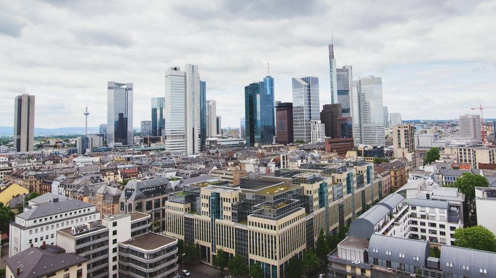 Germania: per Commerzbank si trova ancora nel mezzo della crisi immobiliare