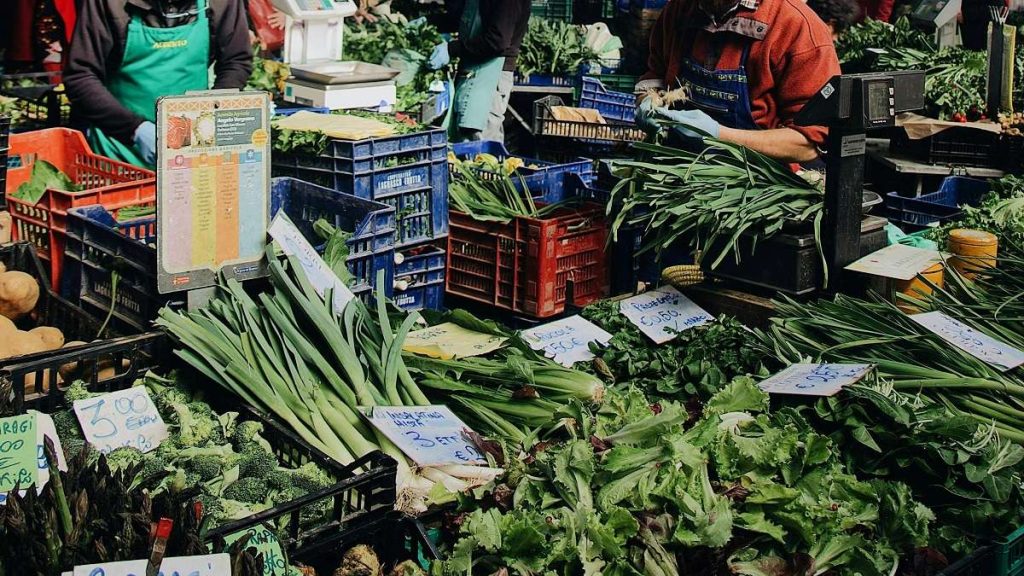 I cibi invenduti che finiscono nel progetto del reddito alimentare 2024