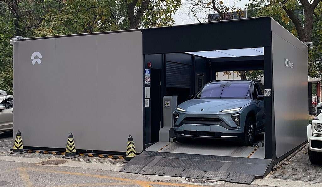 Auto elettriche: ecco come funziona lo scambio batterie