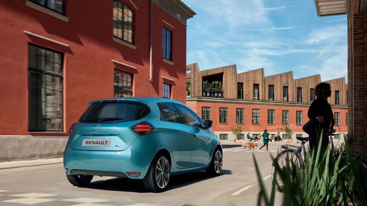 Auto elettriche: la Francia punta a quadruplicare le vendite entro il 2027