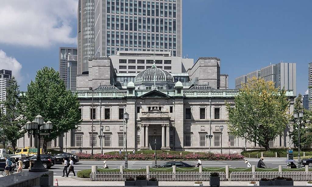 La BoJ alza il tassi di interesse, lo yen balza a 150 per dollaro