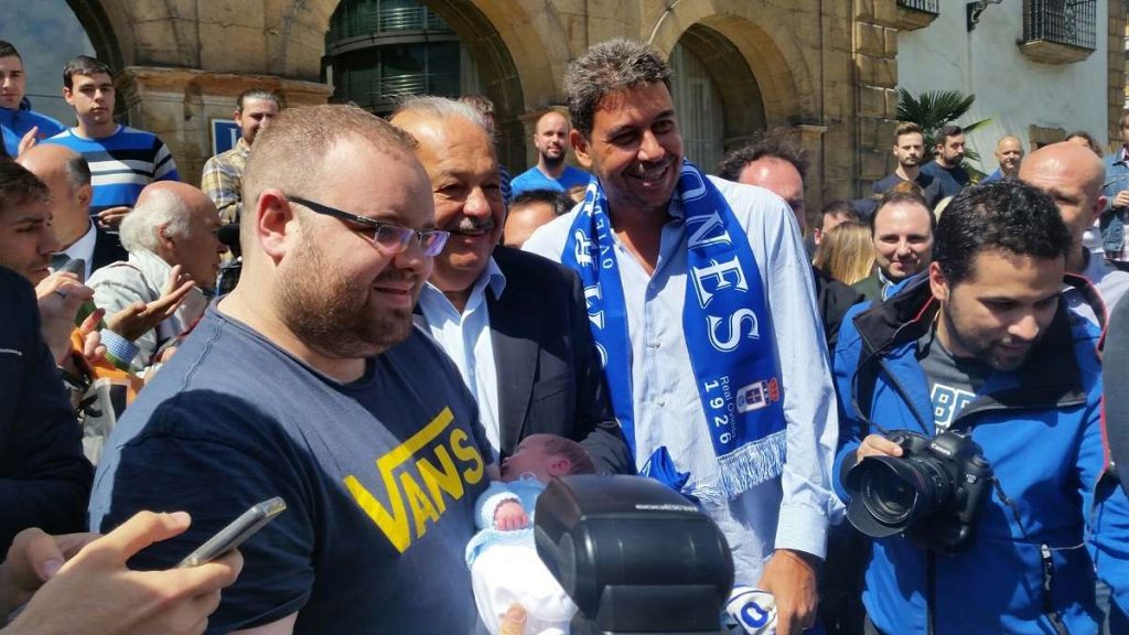 Carlos Slim e Arturo Elias Ayub alla presentazione del Real Oviedo