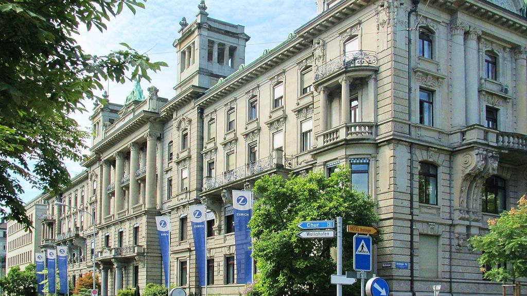 L'esterno del palazzo delle assicurazioni Zurich, a Zurigo